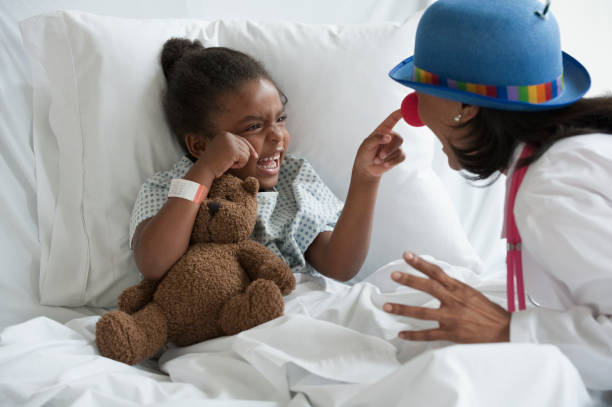 Imagem de uma criança feliz com a visita